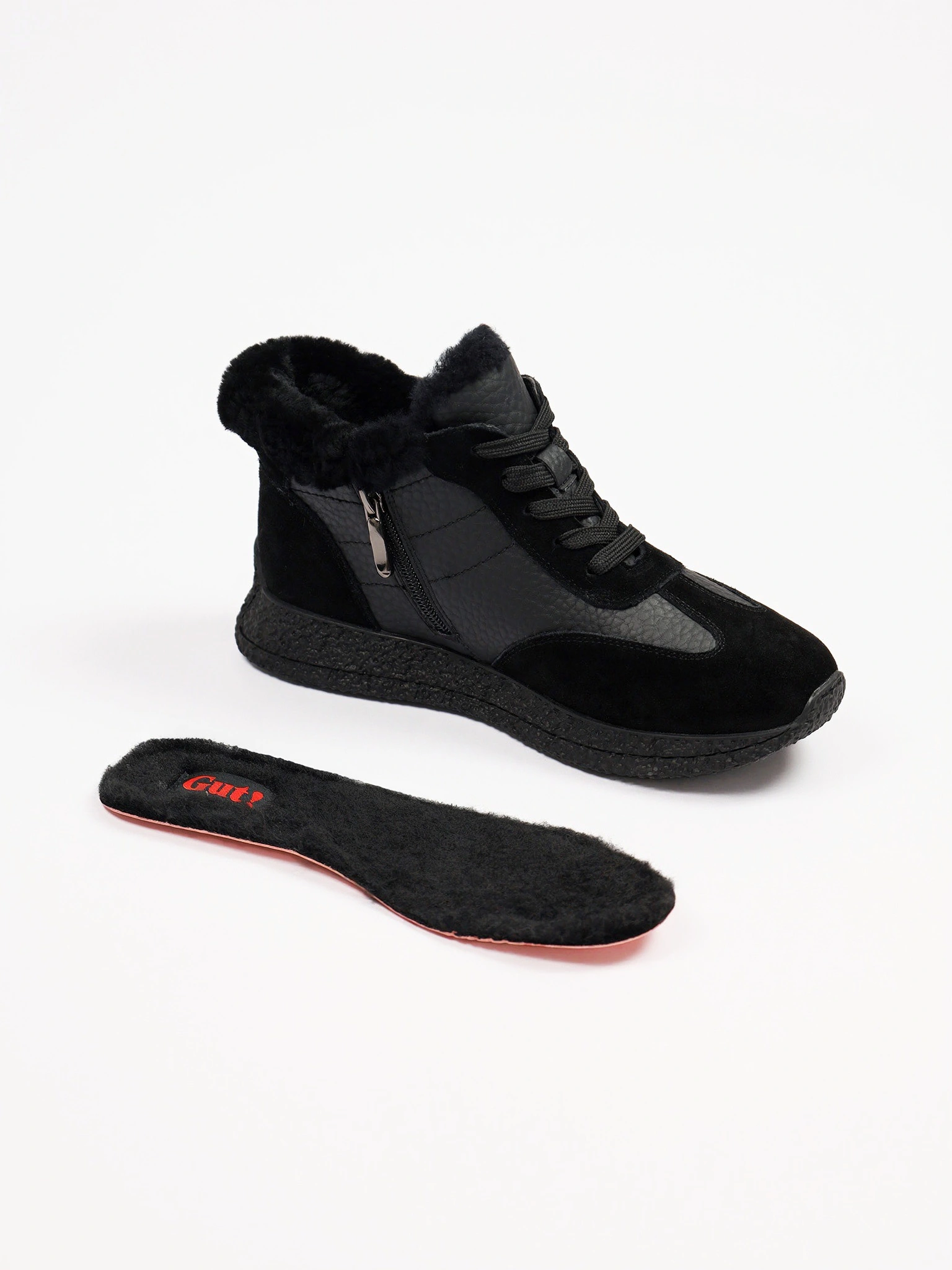 Кроссовки комбинированные черного цвета на низкой подошве